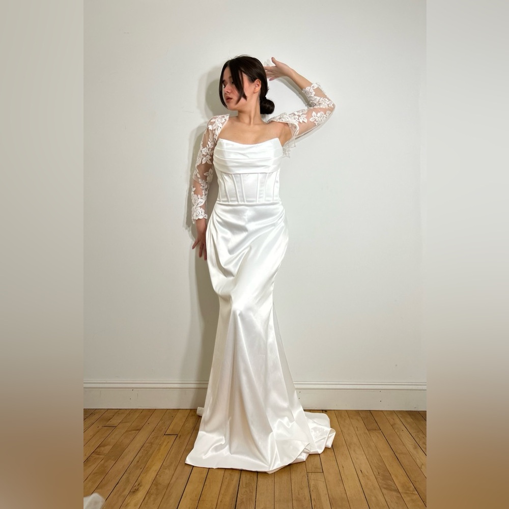 MOONLIGHT Modern Corset Satin with Detachable Overskirt Bridal Dress - Picture 10 of 10